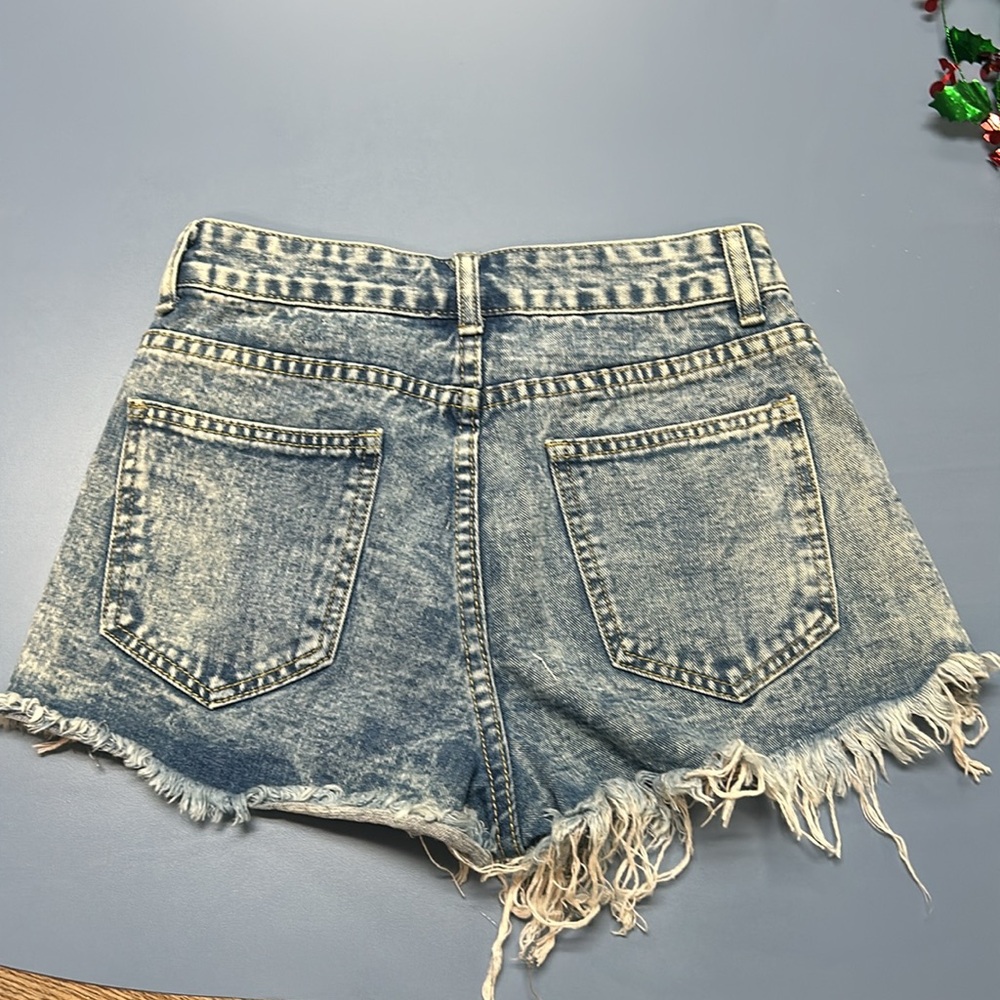 SHEIN XXS Ripped Shorts - Picture 4 of 4